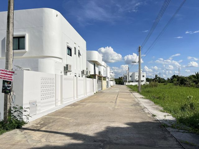 ขายที่ดินเปล่า หลังปั๊ม ปตท.สันผักหวาน