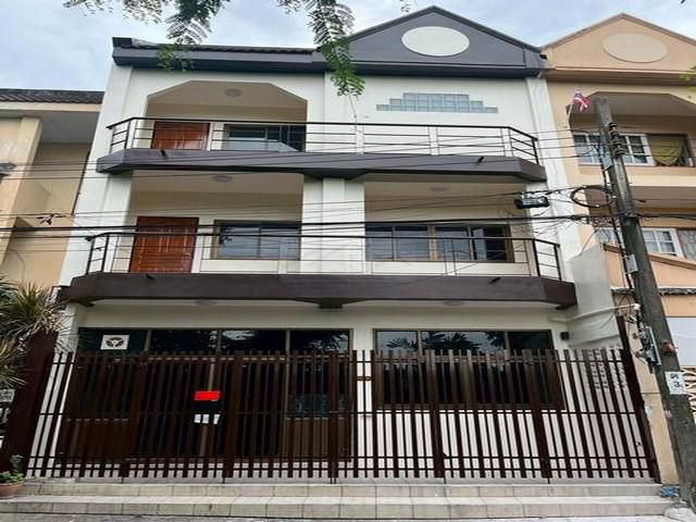 PB5912ให้เช่า ทาวน์เฮ้าส์ 3 ชั้น ซอยสุขุมวิท 48 ใกล้ BTS พระโขนง