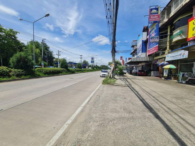 ให้เช่าตึกแถวติดถนนสายหลักหางดง ใกล้ห้างแม็คโครสภาพดีมาก