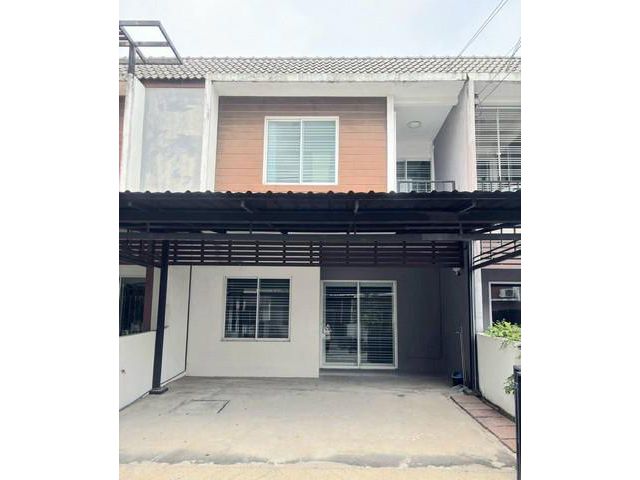 ทาวโฮมเช่าใกล้เมกะบางนา 800 เมตรให้เช่พร้อมเฟอร์นิเจอร์