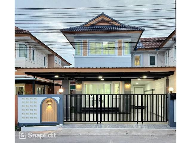 บ้านแฝด 2ชั้นติดถนนหลักเหมาะในการอยู่อาศัย และทำธุระกิจรีโเวททั้ง