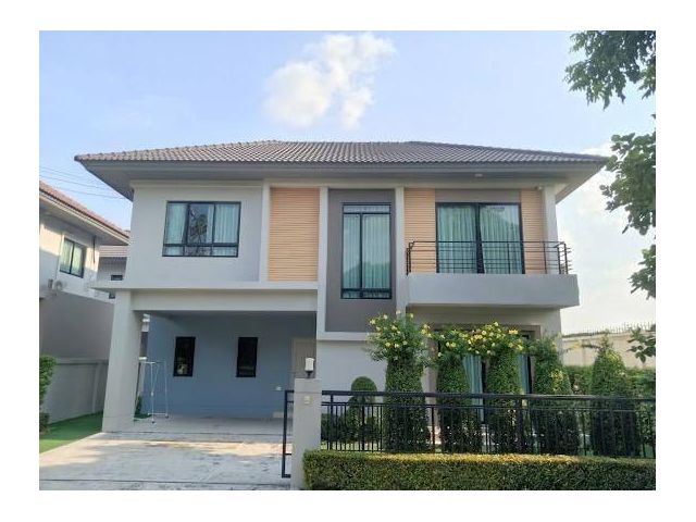 PB5915ให้เช่า บ้านเดี่ยว 2ชั้น หมู่บ้านไลฟ์บางกอก บลูเลอวาร์ด ซอยรามอินทรา65 หน้าบ้านติดสวน