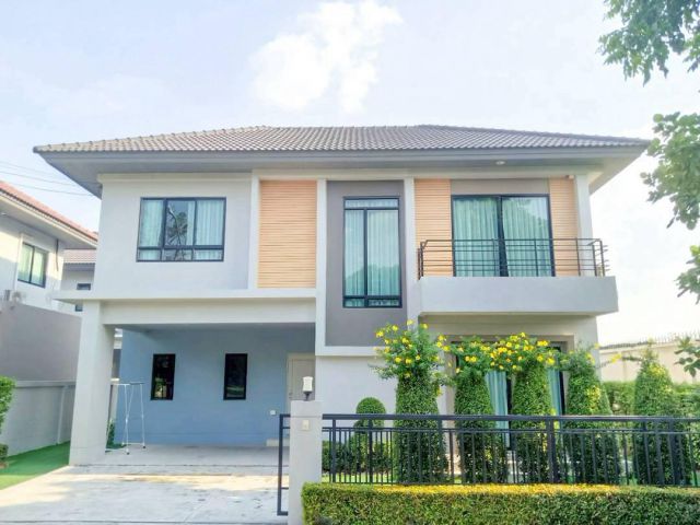 ให้เช่า บ้านเดี่ยว ไลฟ์ บางกอก บูเลอวาร์ด รามอินทรา  บ้านแปลงสวย หน้าสวน พร้อมเข้าอยู่ ใกล้รถไฟฟ้าสายสีชมพู