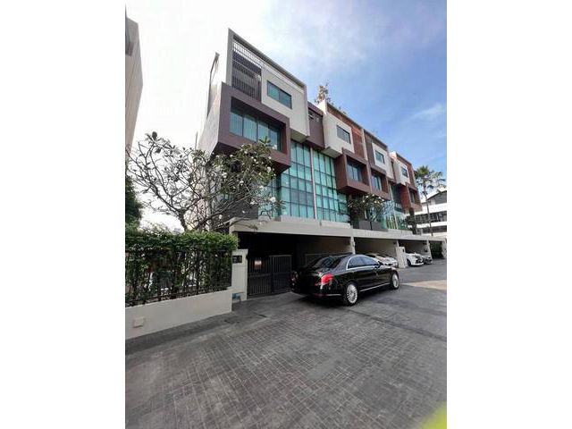 ขายบ้านเดี่ยวสุดหรู ใจกลางเมือง townhomeluxury หลังมุม 4ชั้น ซอยเ