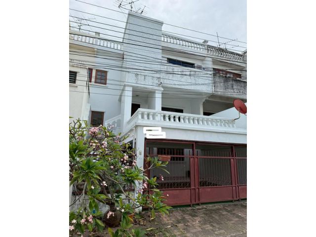 ให้เช่าทาวน์โฮม 3 ชั้น ม.เอื้อสุข พัฒนาการ 56 ติดโรงเรียนเตรียมพั