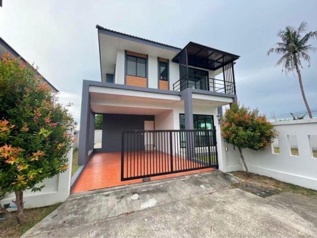 ขายบ้านเดี่ยว2ชั้น บ้านไม่เคยอาศัย หลังมุม หมู่บ้านเบญจวรรณ แกรนด์ หนองปลาไหล บางละมุง ชลบุรี.