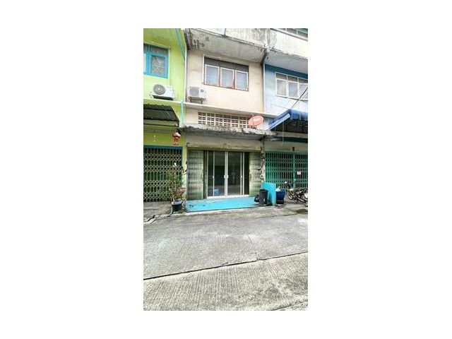 R03-01  ขายด่วน ถูกมาก !!  อาคารพาณิชย์ 3.5 ชั้น   ซอยวุฒากาศ 47 และ  53  เข้าออกได้ 2 ซอย ใกล้bts วุฒากาศ 700 เมตร น้ำไ