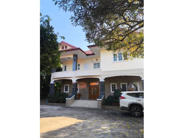 #ขายบ้านเดี่ยวหลังใหญ่ตำบลแสนสุขอำเภอเมืองชลบุรี ตรงข้ามตลาดหนองมน สุขุมวิทซอย 5