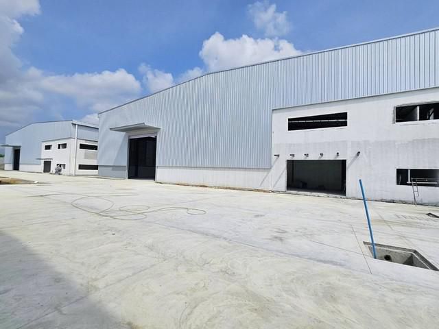 ให้เช่าโรงงานใหม่บ้านบึงชลบุรี 2,100 ตรม.