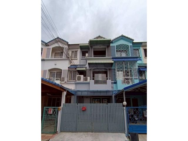 ขายทาวน์โฮม 3 ชั้น 3 ห้องนอน โครงการบ้านกลางเมือง ซอยพระรามเก้า 4