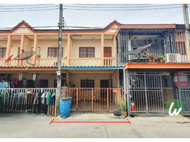 ขายทาวน์เฮ้าส์ หมู่บ้านแอร์วิลล่า ลำลูกกา คลอง 3 ซอยเปียร์นนท์ 14 ตรว