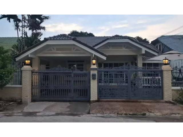 ขายบ้านพัทยาใต้ฝั่งทะเล  หมู่บ้าน แสงชัยวิลล่า ติดกับถนนนพัทยาใต้