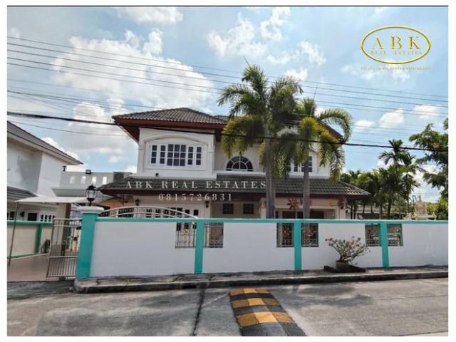 ขาย บ้านเดี่ยว หมู่บ้านเวิลด์วิลล่า ชลบุรี  8.49 ล้านบาท