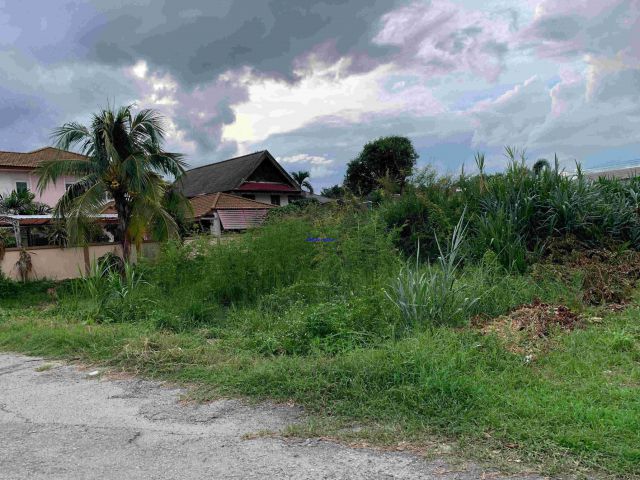 ขายที่วิวสวย หมู่บ้านเทียมพร ชานเมืองเชียงใหม่ ถนนโชตนา ตำบลช้างเผือก เข้าออกได้ 2 ทาง มีถนนล้อมรอบหน้าหลัง