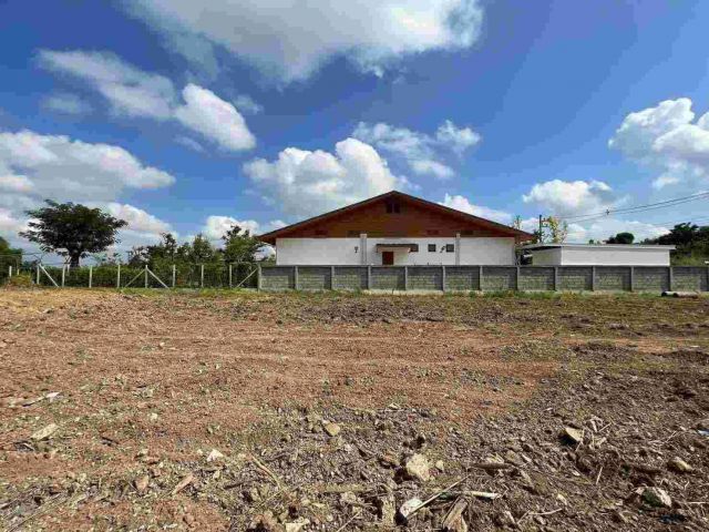 ขายที่สวย ที่ดินเปล่า ติด ดลธารา ริมแม่น้ำกวง วิวทุ่งนา วิวดอยสุเทพ 214ตร.ว.หรือ2งาน 14.3 ตารางวา หน้ากว้าง 20 เมตร ลึก