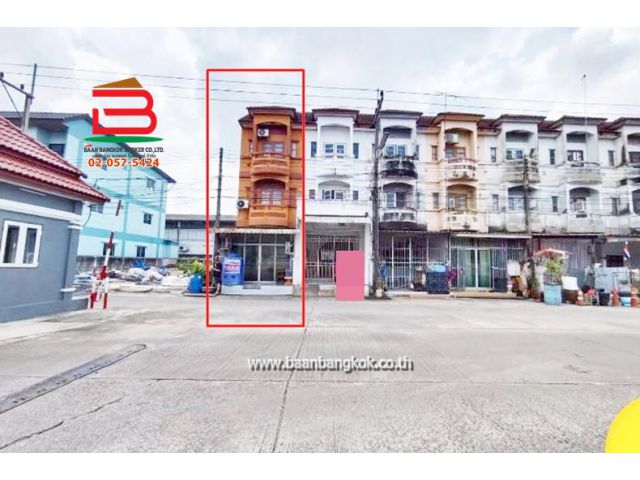 ทาวน์เฮาส์ หมู่บ้านฉัตรณรงค์ วิลล่า 5 เนื้อที่ 16 ตร.ว (สามแยกไฟแดง ถนนเส้นปท. 3004) อำเภอลำลูกกา ปทุมธานี