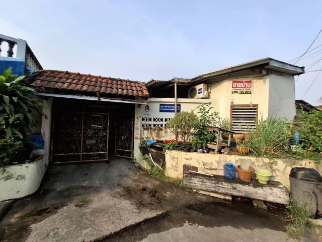 ขายบ้านแฝด หมู่บ้านนักกีฬา กรุงเทพกรีฑา (ขายพร้อมผู้เช่า) – ทำเลดีมาก ใจกลางสะพานสูง