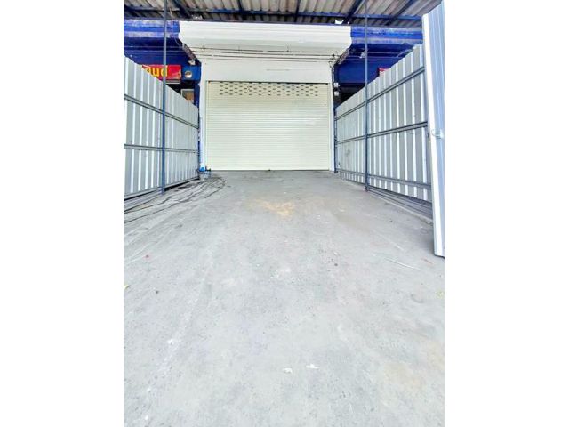 ถ.นิมิตรใหม่ อาคาร 3.5ชั้น มีพื้นที่ด้านหลังบ้าน ตลาดบ้านฟ้า 3กม.