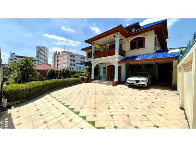 ให้เช่าบ้านเดี่ยว หลังเซ็นทรัลบางนา100 ตร.ว. 4ชั้น 4 ห้องนอน 7ห้อ