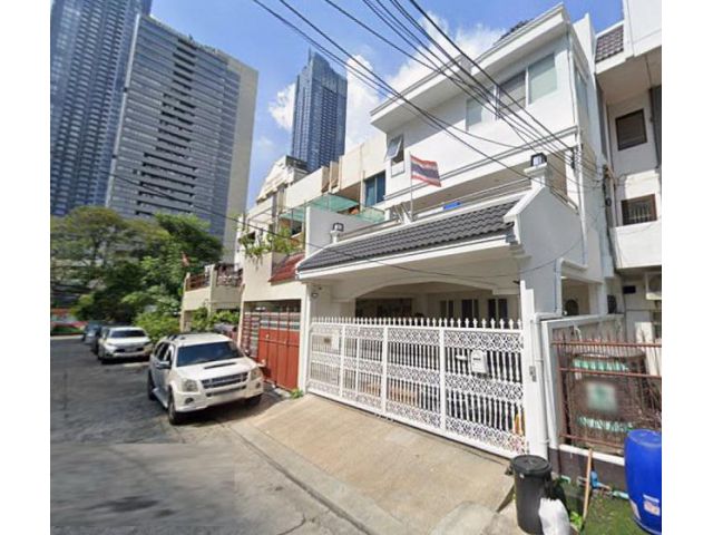 บ้านหรู 3 ชั้น ดาดฟ้า MRTพระราม9 700ม. เซ็นทรัล พระราม9 600ม.