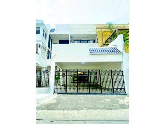 ดาดฟ้า 255ตร.ม. 22ตร.วา. 6 เซ็นทรัล พระราม 9 600 ม บ้านหรู 3ชั้น