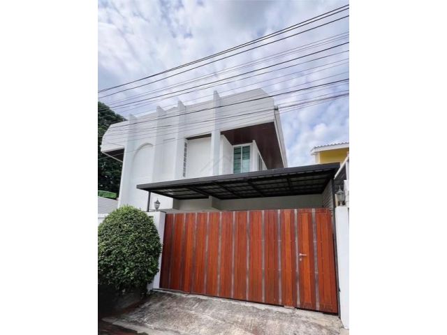 ขายบ้านเดี่ยว 2ชั้น 55 ตรว รีโนเวทใหม่ทั้งหลัง วิภาวดี16 ใกล้ MRT