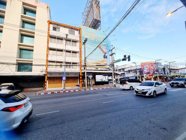 อาคารพาณิชย์ 2ล็อค 5ชั้น ทำเลดีมาก ใจกลางเมืองขอนแก่น ปรับปรุงไว้แล้ว ติดถนนเส้นหลัก(ถนนหน้าเมืองตัดถนนศรีจันทร์) ใกล้ ร