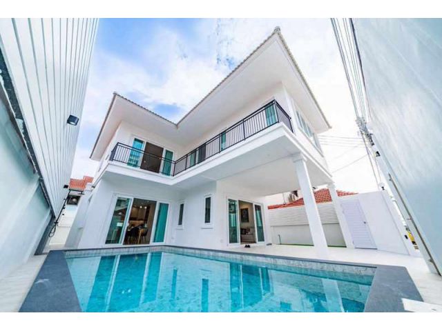 H952 ขายบ้านพลูวิลล่า บ้านกลางเมืองใกล้ทะเล Royal Park Village