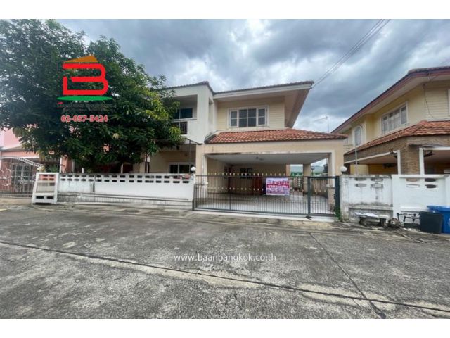 บ้านเดี่ยว หมู่บ้าน ทองสถิตย์ 8-หทัยราษฎร์ เนื้อที่ 50 ตรว. ถนนหทัยราษฎร์ ตำบลลาดสวาย อำเภอลำลูกกา จังหวัดปทุมธานี