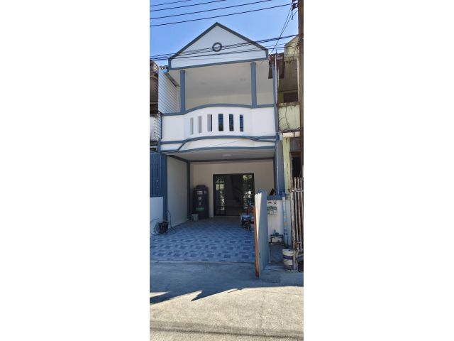 ทาวน์เฮ้าส์ 2 ชั้นซอยรามอินทรา 46 หมู่บ้านบกทหารสูงสุด รีโนเวทใหม่ ใกล้รถไฟฟ้าสถานีคู้บอน