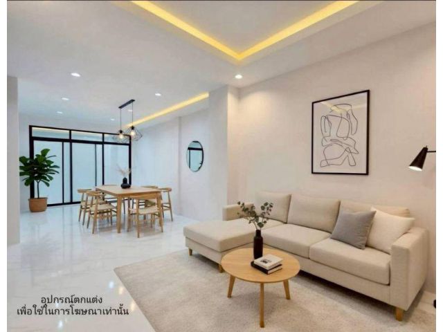 ขายทาวน์เฮ้าส์ 2 ชั้น หมู่บ้านแก้ววิลล่า ขนาด 21 ตารางวา 3 ห้องนอนใกล้ MRT เพชรเกษม 48