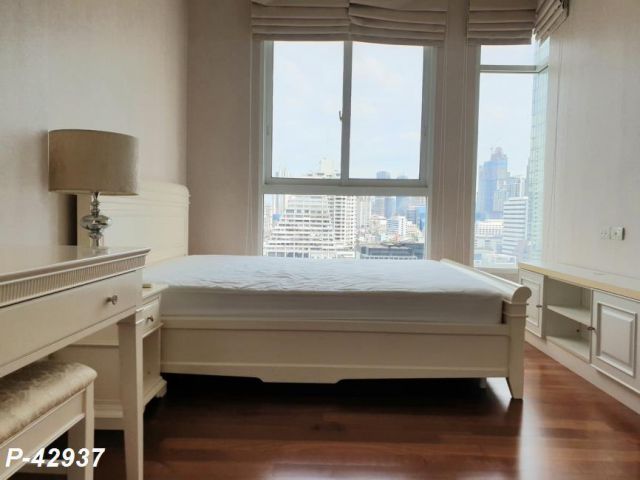 P-42937 ให้เช่า คอนโด ไอวี่ สาทร 10 Si Lom, Bang Rak, Bangkok พร้อมอยู่ ราคาถูก Line Id @easythaihome 085-592-2897