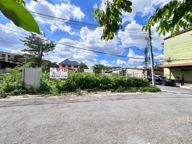 ขายที่ดิน หมู่บ้านประชานิเวศน์ 1 ใกล้ตลาดบองมาร์เช่ ซอยเทศบาลนิมิตรเหนือ ถ.เทศบาลสงเคราะห์ แขวงลาดยาว เขตจตุจักร