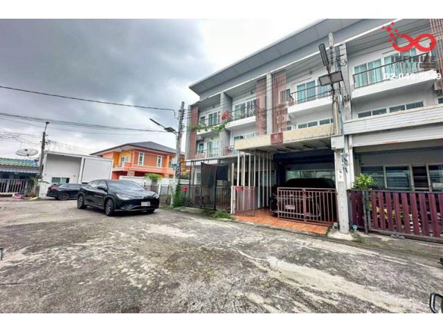 ขายทาวน์โฮม 3ชั้น 18ตร.วา ลาดพร้าว นาคนิวาส 27