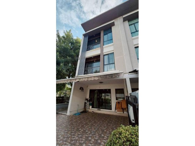 ขายทาวน์โฮมสุดพิเศษ บ้านกลางเมือง นวมินทร์ 42