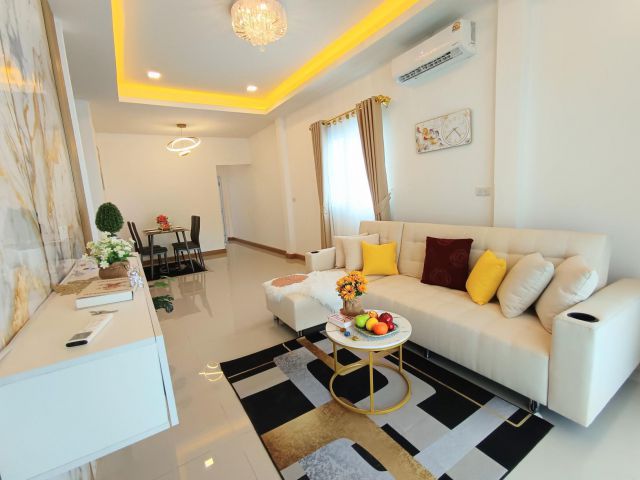 ขายบ้านทำใหม่ที่พัทยาพร้อมที่78ตรมสร้างบ้านเพิ่มหรือสระว่ายน้ำได้อีกสุดคุ้ม