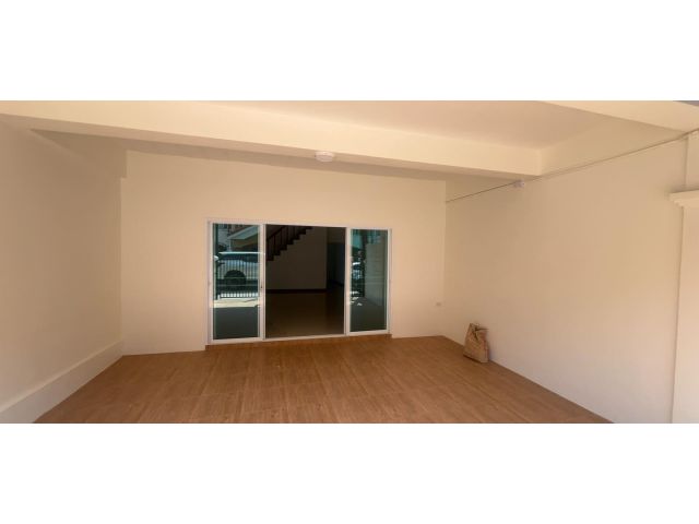 ทาวน์เฮ้าส์ 2 ชั้น รีโนเวทใหม่ อ.ปากช่อง จ.นครราชสีมา