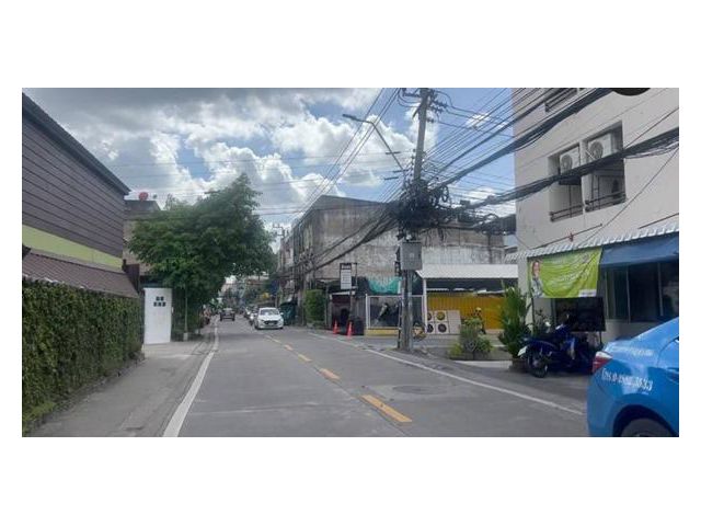 ขายที่ดินย่านสุทธิสาร(ซอย พิบูลย์อุปถัมภ์)ออกลาดพร้าว48 เส้นเมน(แปลงมุม) เนื้อที่106ตารางวา. ราคา 17ล้าน