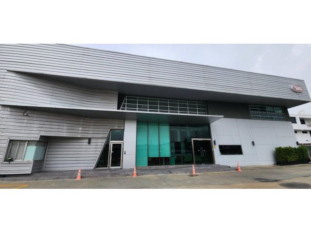 ให้เช่า สำนักงาน–โชว์รูม 2 ชั้น ติดถนนประชาชื่น ติดทางด่วนศรีรัช ทำเลพรีเมียม พร้อมที่จอดรถ 12 คัน