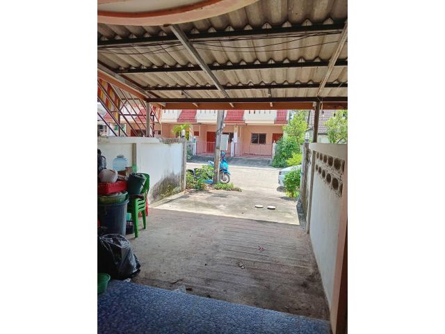 ขายทาวเฮ้าเนื้อที่80ตารางวาบ้านกนกวิมานตำบลชมพูอำเภอเมืองจังหวัดลำปางมีสองชันมี2หองนอน2ห้องน้ำ1หองครัวห้องรัแขกที่จอดรถม