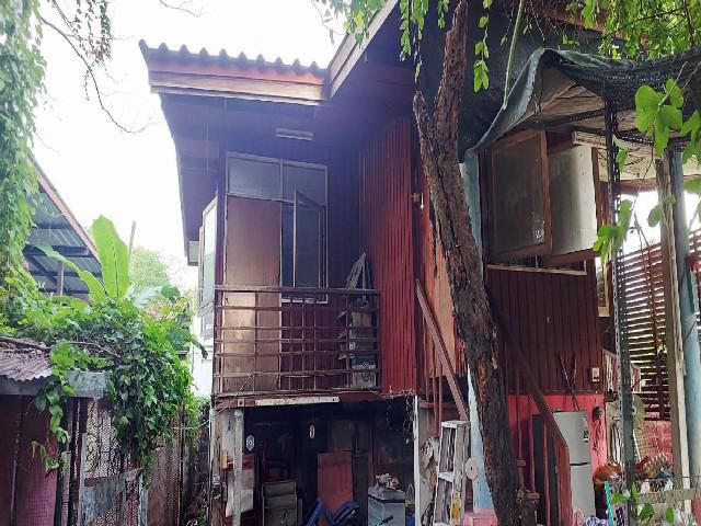 ขายบ้านพร้อมที่ดิน 68 ตารางวา โชคชัย 4 ซอย 78 แยก 7