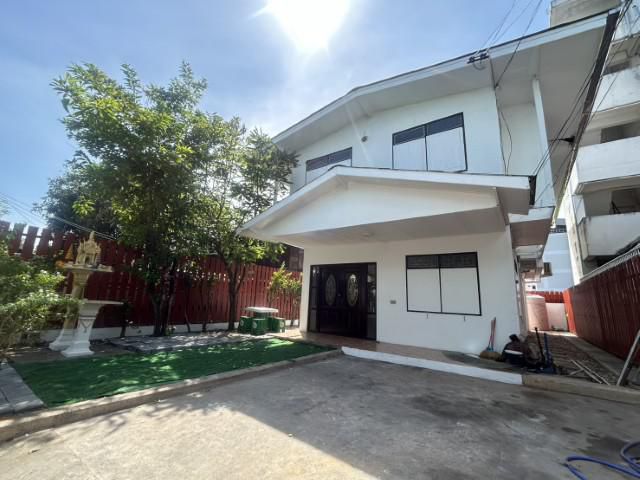 ให้เช่าบ้านเดี่ยว2ชั้น180ตร.ม3นอน2น้ำใกล้BTSอุดมสุข600เมตรเช่า250