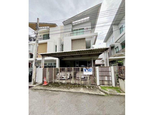 ขายบ้านแฝด 3 ชั้น แกรนด์ ไอ-ดีไซน์ วิภาวดีฯ ดอนเมือง พร้อมเข้าอยู่ ทำเลดี เดินทางสะดวก ติดถนนวิภาวดี