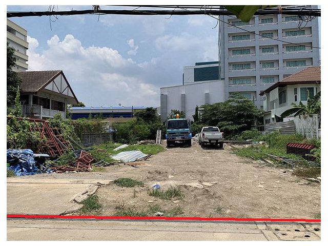 ขายที่ดินเปล่า ใกล้รถไฟฟ้าใต้ดิน หลัง ม.จันทรเกษม ซ.รัชดาภิเษก 32 ขนาด 191.6 ตารางวา ถมแล้ว เหมาะสร้างบ้านพักอาศัย