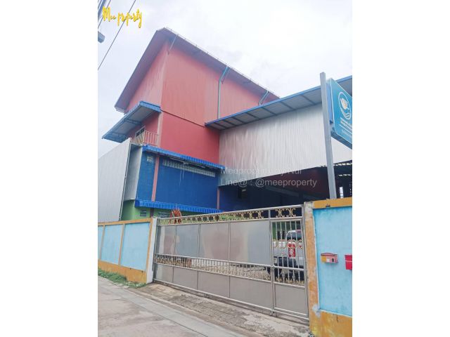 ขายตึก 3.5 ชั้นพร้อมโรงงาน เนื้อที่: 210 ตารางวาพท.800 ตารางเมตร