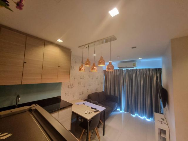 ขายคอนโดมีสระว่ายน้ำใกล้ชายหาดสวยมาก พร้อมเฟอร์แถมให้หมด