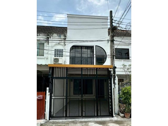 ขายทาวน์เฮ้าส์ 2 ชั้น หมู่บ้านประชากรไทย ลาดพร้าว93 โนเวทใหม่