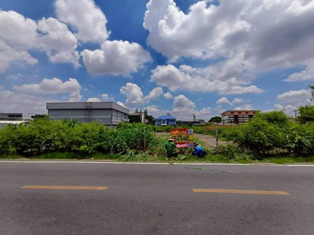 Vายที่ดินใกล้โรงเรียนบดินทรเดชา 200 ตารางวาติดถนนลาดยางสาธารณะ ถมแล้วซอย นวมินทร์ 74 แยก 3 กทม.095-879-4465