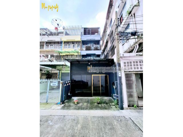 บ้าน townhome สีลม 3 ชั้น พื้นที่ใช้สอย 300 ตร.ม. ย่านสีลม
