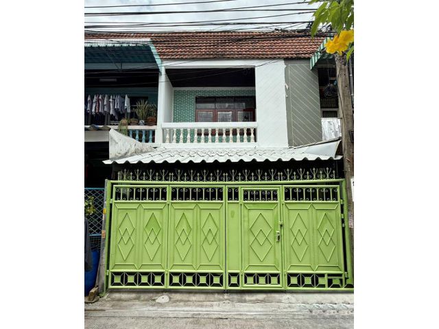 ขายทาวน์เฮาส์ 2 ชั้น ราคาถูก เพชรเกษม 54 แยก 4 ขนาด 17 ตร.ว. ใกล้MRT ภาษีเจริญ ซีคอน บางแค
